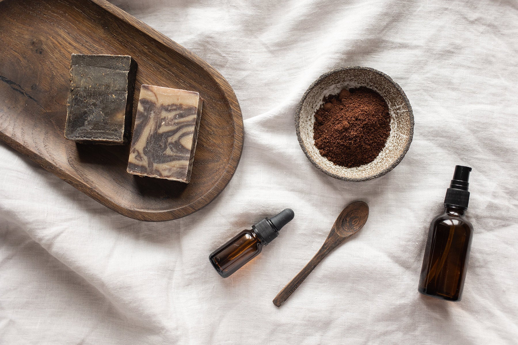linen cloth with coffee face scrub ingredients